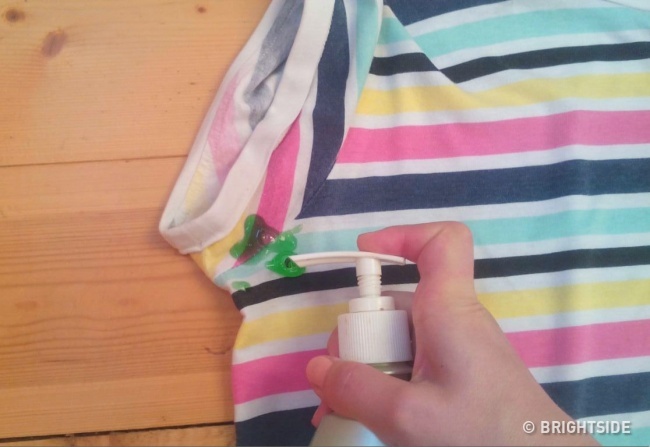 7 Life Hacks to Remove Antiperspirant Stains